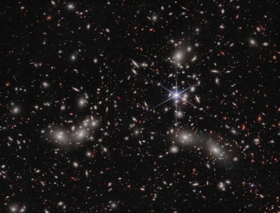Pandora#39;nın Kümesi (NIRCam Görüntüsü) by James Webb Space Telescope (NASA)
