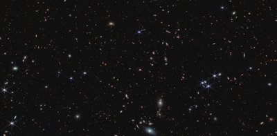 Quasar J0100+2802 (NIRCam Görüntüsü) by James Webb Space Telescope (NASA)