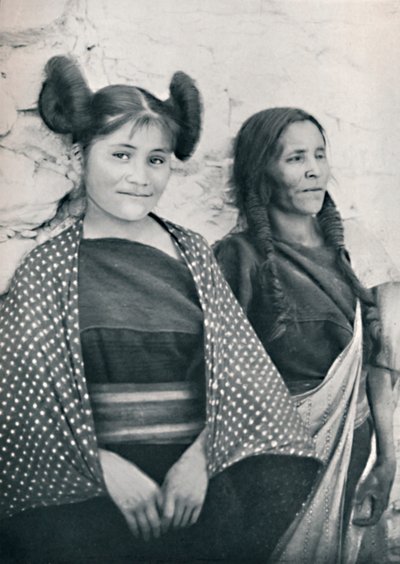 Arizona Hopi kızı ve annesi, 1912 by James and Pierce