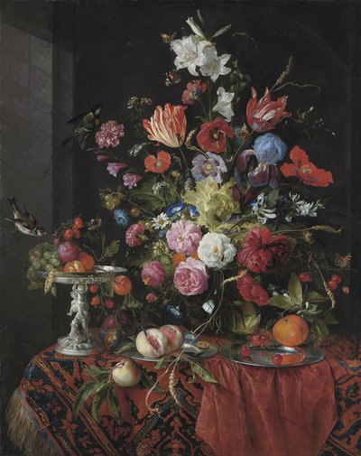 Gümüş bir tazza, meyve, böcekler ve kuşlar ile dökümlü bir masada bir cam vazoda çiçekler by Jan Davidsz de Heem