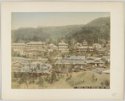 Maruyama Park'ın Genel Görünümü, Kyoto, Japonya (el ile renklendirilmiş s/b fotoğraf) by Japanese Photographer