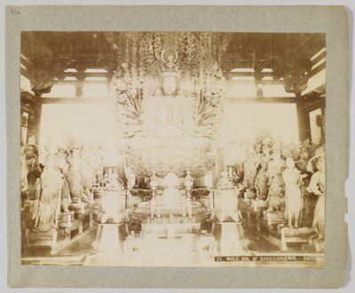 Idol, Sanjusangendo, Kyoto, Japonya (s/b fotoğraf) by Japanese Photographer