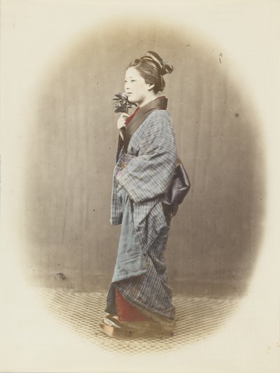 Geleneksel elbiseli Japon kadın (el boyaması s/b fotoğraf) by Japanese Photographer