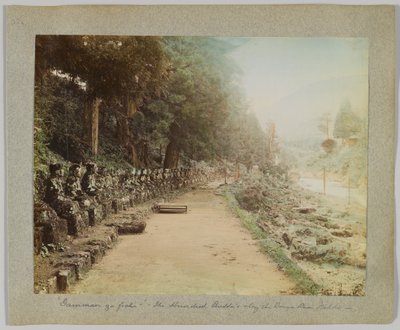 Daiya Nehri kıyısındaki Yüz Buda, Nikko, Japonya (el boyaması s/b fotoğraf) by Japanese Photographer
