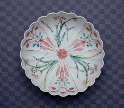 Arita Krizantem Şekilli Kase, 17. yüzyıl sonu (emaye porselen) by Japanese School