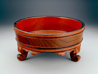 Bir Budist el yıkama töreni için kullanılan lavabo, 1345 veya 1406 (cilalı ahşap) by Japanese School