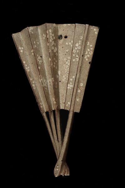 Vantilatör şeklinde asılı vazo, Kumamoto ili, Edo dönemi (seramik) by Japanese School