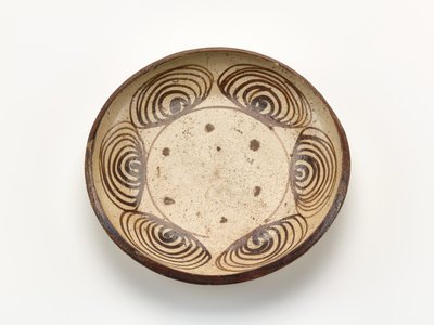 "At gözü" tasarımlı servis tabağı, 1800-1830 by Japanese School