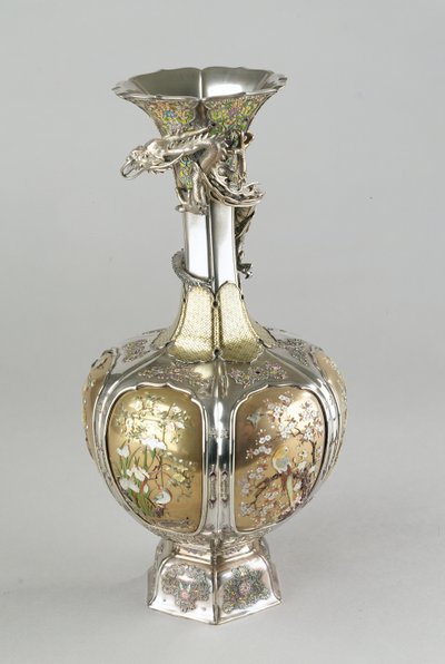 Gümüş, yaldızlı ve emaye shibayama vazo, 19. yüzyıl sonu (metal işçiliği) by Japanese School