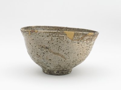 Çay kasesi, Edo dönemi, 18.- 19. yüzyıl (ahşap-kül sır altına fırçalanmış beyaz astarlı taş eşya) by Japanese School