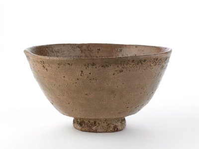 İdo çay kasesi şeklinde çay kasesi, Yamaguchi ili, Edo dönemi, 18. yüzyılın ortaları ve 19. yüzyılın ortaları (kül sırlı taş eşya) by Japanese School