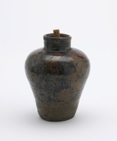 Çay caddy, kavanoz şeklinde, şeker peletleri için şişe olarak kullanılır, Aichi ili, Edo dönemi (seramik) by Japanese School