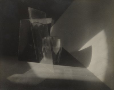 [Natürmort Soyutlama], c.1923 (jelatin gümüş baskı) by Jaromir Funke