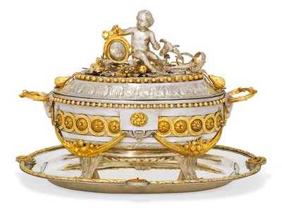 Çorba kasesi, kapak ve sehpa, Malines, c.1780 (yaldızlı metal ve gümüş) (ayrıca bkz. 430258) by Jean Corneille Hendrickx