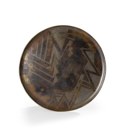 Kahverengi ve gümüş desenli Dinanderie renginde şarj cihazı, c.1914 (metal) by Jean Dunand