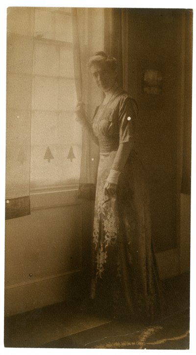 Alice Stevens, Windsor, Vt, c.1905-40 (jelatin gümüşü fotoğraf) by Jessie Tarbox Beals