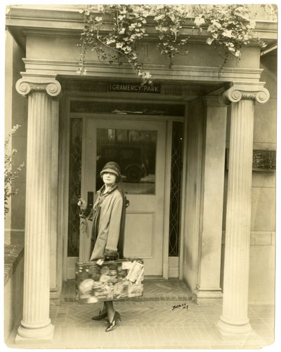 Mabel Herbert Urner, Helen & Warren'ın Avrupa gezisine hazır yazarı, c.1905-40 (jelatin gümüşü fotoğraf) by Jessie Tarbox Beals