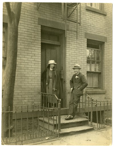 Bay Llewelyn Powys, yazar ve karısı, c.1905-40 (jelatin gümüşü fotoğraf) by Jessie Tarbox Beals