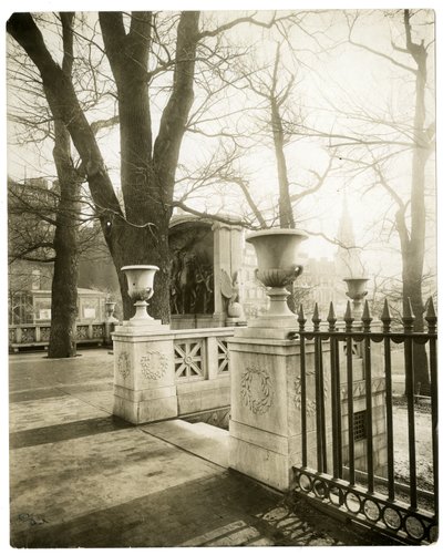 Shaw Memorial, Boston, ABD, c.1902-10 (jelatin gümüşü fotoğraf) by Jessie Tarbox Beals