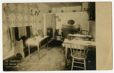 The Crumperie, 6 1/2 Sheridan Square, Greenwich Village, New York, ABD, c.1917-19 (jelatin gümüşü fotoğraf) by Jessie Tarbox Beals