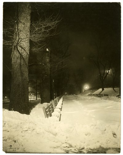 The Mall at night, Boston, Mass, ABD, c.1902-10 (jelatin gümüşü fotoğraf) by Jessie Tarbox Beals