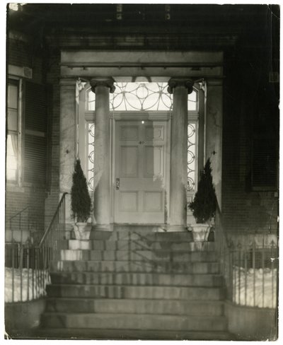Woman's City Club Door, Boston, ABD, c.1902-10 (jelatin gümüşü fotoğraf) by Jessie Tarbox Beals