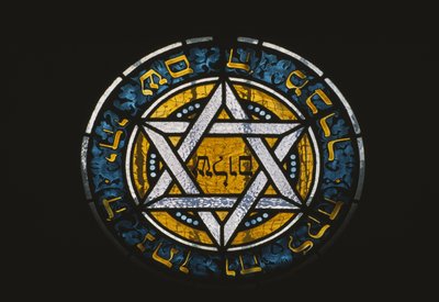 Yahudi mezarından pencere by Jewish School