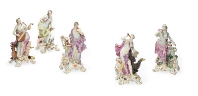 Duyuları simgeleyen beş Meissen figürü, c.1765 (porselen) by Johann Joachim Kaendler
