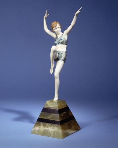 Beach Dancer, c.1935 (ronze ve fildişi, soğuk boyalı patine, yeşil ve siyah oniks taban) by Johann Philipp Ferdinand Preiss
