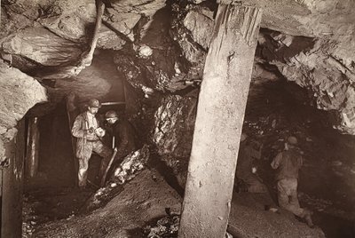 Kaldırmak, batıya bakmak, Blue Hills madeni, J.C. Burrows ve William Thomas, pub
