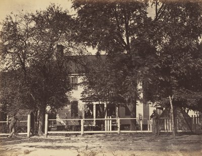 Aiken House, üzerinde Weldon Demiryolu, Virginia., Şubat 1865 (dokuma kağıt üzerine monte edilmiş albüm baskısı) by John Reekie