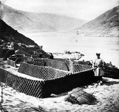 İhracat için Kurutma Yakıtı, Hubei Eyaleti, c.1870 by John Thomson