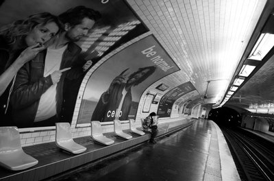 İlkbaharda Paris, 2022 (fotoğraf) by Jon Nicholson