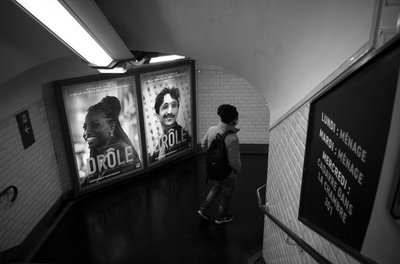 İlkbaharda Paris, 2022 (fotoğraf) by Jon Nicholson