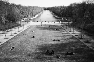 İlkbaharda Paris, 2022 (fotoğraf) by Jon Nicholson
