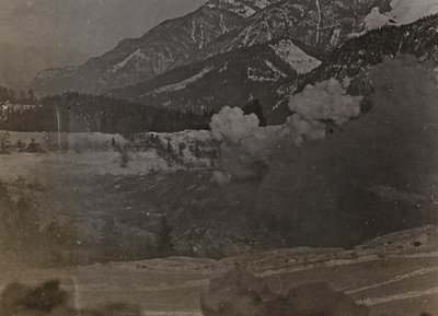 "Benim dünya savaşım - Karintiya, İtalya'daki Güney-Batı Cephesi anıları, Trentino-Alto Adige) 31/03/1915-12/11/18 - Josef Zohle'nin Viyana'sı" albümü: bombalamalar (s/b fotoğraf) by Josef Zohles