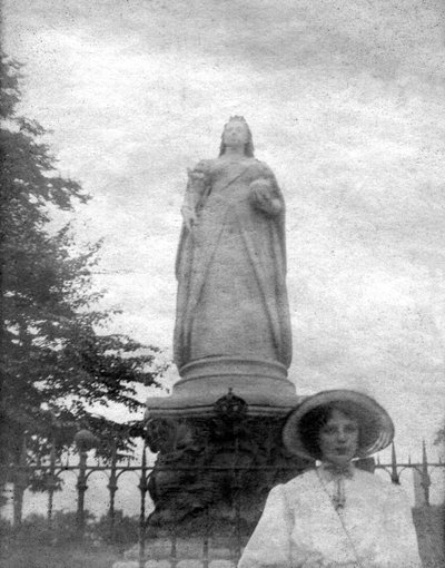 Kraliçe Victorias heykeli, College Green, Bristol, 20. yüzyıl by Joseph Edgar Boehm