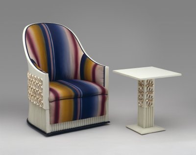 Gondol Koltuğu, Wiener Werkstatte, c.1923 (Ahşap üzerine sedefli boya ve gümüş varak, üreme döşemeli) by Joseph Urban