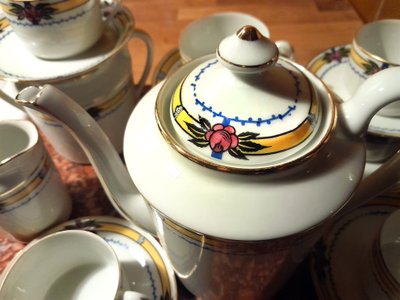 Art Deco çay seti, 2023 (fotoğraf) by Jules Vieillard