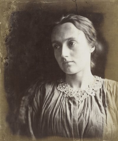 Annie Chinery Cameron, 1870-72 (albüm gümüş baskı) by Julia Margaret Cameron