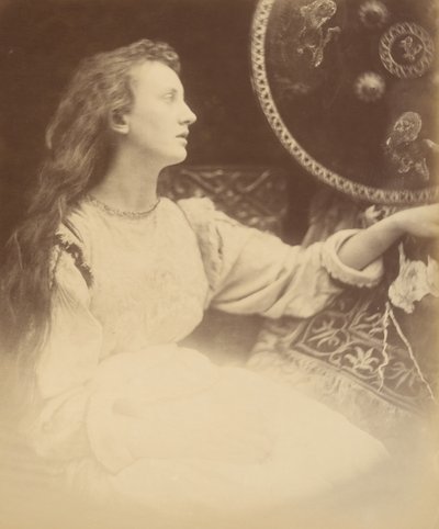 Zambak Elaine - Astolat'ın Hizmetçisi, 1874. by Julia Margaret Cameron