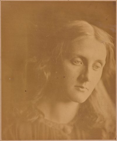 Tüm İşlerimin En Sevdiğim Resmi. yeğenim Julia by Julia Margaret Cameron