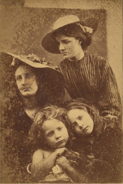 Yaz Günleri, 1866-69. by Julia Margaret Cameron