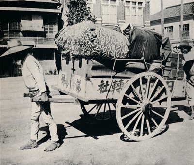 Japonlar mülkün kölesi değildir. Çoğu, evi el arabasıyla taşıyabilir, c1900, 1921. by Julian Leonard Street