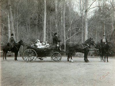 Rusya Çarı II. Nicholas ailesiyle birlikte Tsarskoye Selo, Rusya, 1900