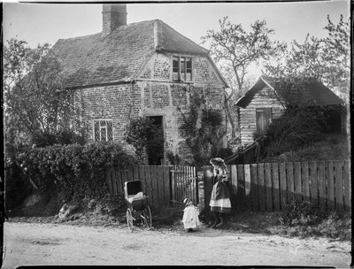 Büyük ve Küçük Kimble, Wycombe, Buckinghamshire by Katherine Jean Macfee