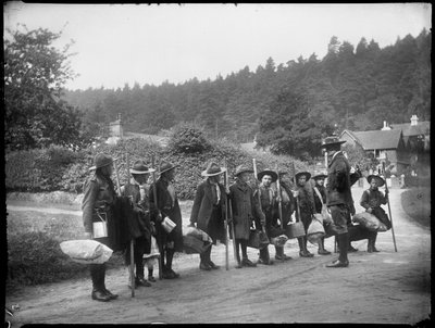 Holmbury St Mary, Shere, Guildford, Surrey, 23/05/1912 (s/b fotoğraf) by Katherine Jean Macfee