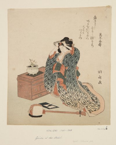 Shamisen Oyuncu Saçını Düzeltiyor (renkli tahta baskı) by Katsushika Hokusai