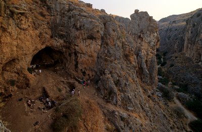 Amud Mağarası, Neandertal kazı alanı, İsrail, 2008 (fotoğraf) by Kenneth Garrett