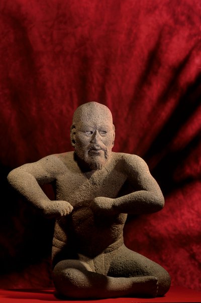 Olmec Enigma; Heykelcik; Güreşçi; NMAH; Meksika by Kenneth Garrett